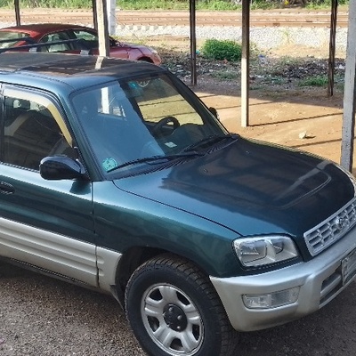 Toyota RAV4 Automatic 2000 Green In Lagos
