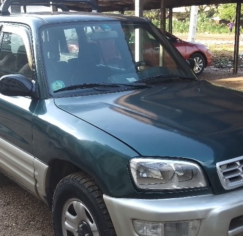 Toyota RAV4 Automatic 2000 Green In Lagos