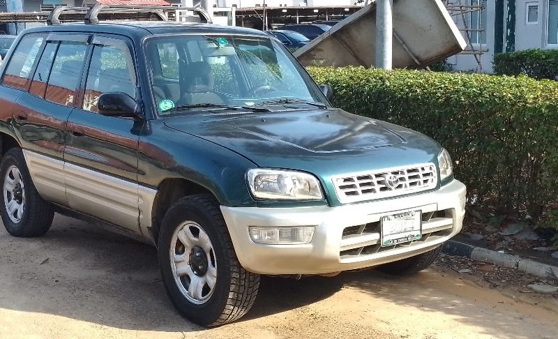 Toyota RAV4 Automatic 2000 Green In Lagos image
