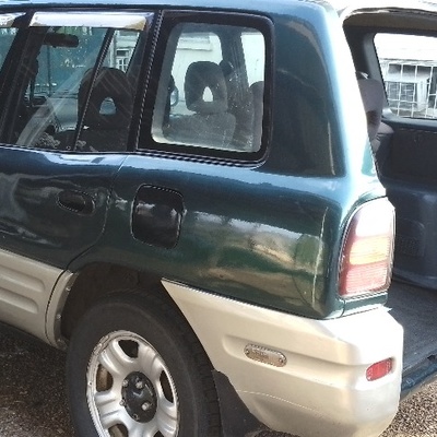 Toyota RAV4 Automatic 2000 Green In Lagos