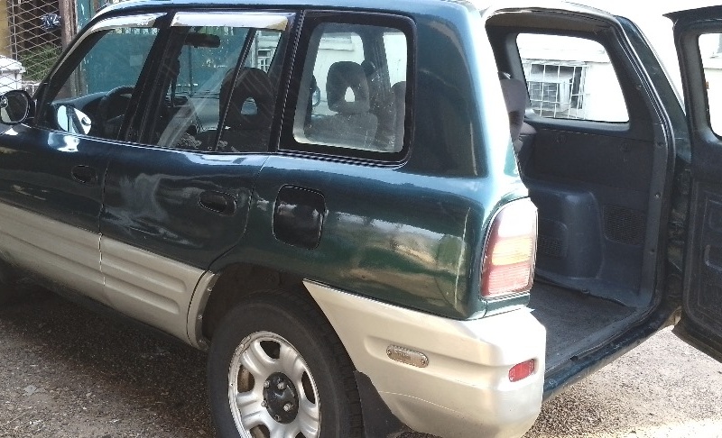 Toyota RAV4 Automatic 2000 Green In Lagos image