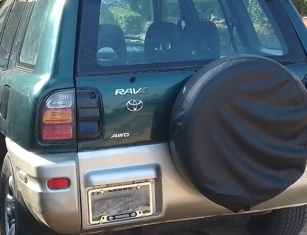 Toyota RAV4 Automatic 2000 Green In Lagos