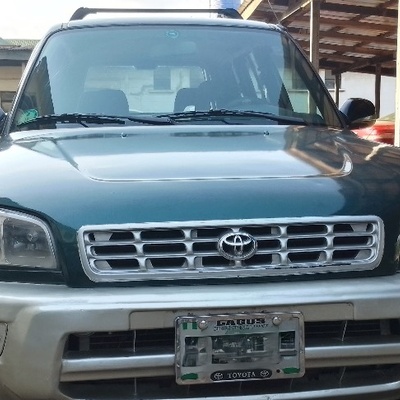 Toyota RAV4 Automatic 2000 Green In Lagos