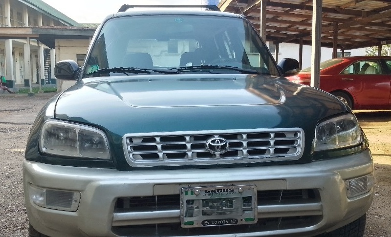 Toyota RAV4 Automatic 2000 Green In Lagos image