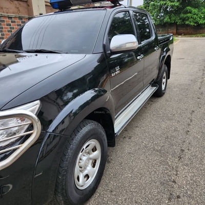 REGISTERED TOYOTA HILUX 2014 FOR SALE IN ASABA
