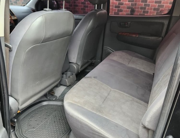 REGISTERED TOYOTA HILUX 2014 FOR SALE IN ASABA 