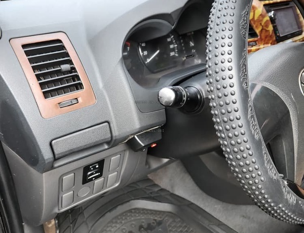REGISTERED TOYOTA HILUX 2014 FOR SALE IN ASABA 