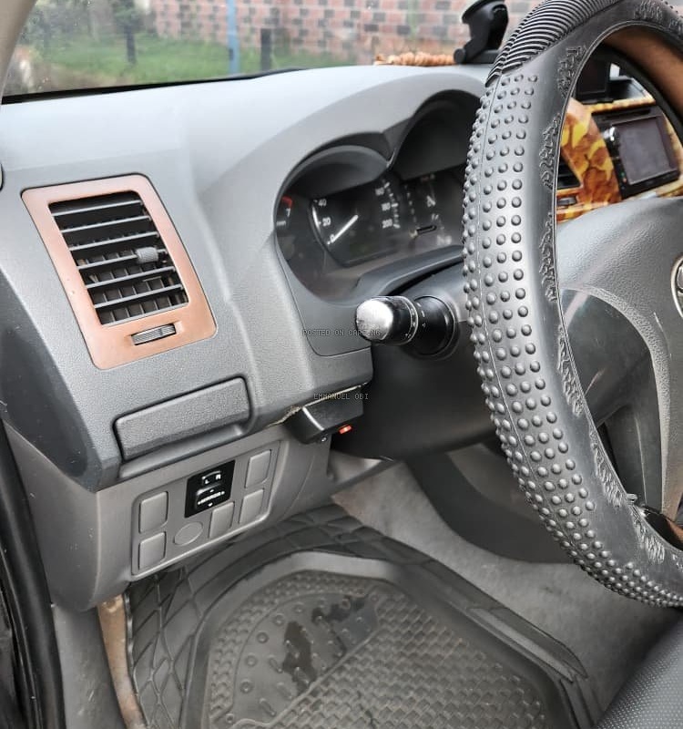 REGISTERED TOYOTA HILUX 2014 FOR SALE IN ASABA  image