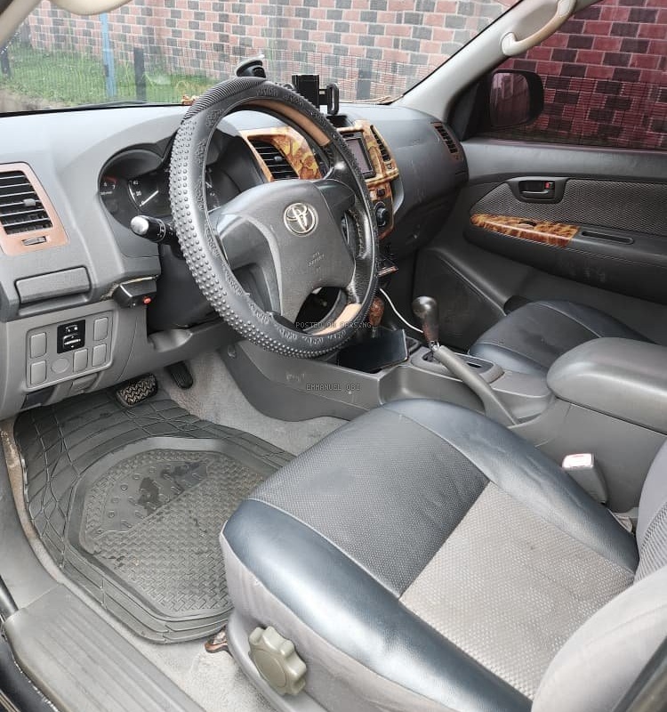 REGISTERED TOYOTA HILUX 2014 FOR SALE IN ASABA  image