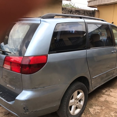 Toyota Sienna in Lagos