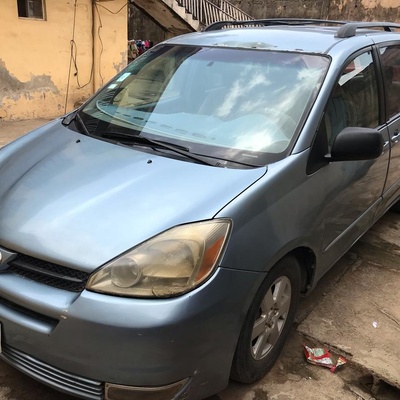 Toyota Sienna in Lagos