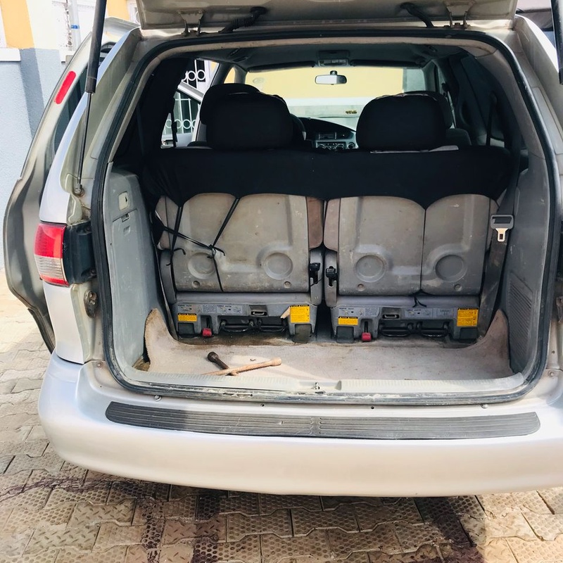 Toyota Sienna 2000 Model image