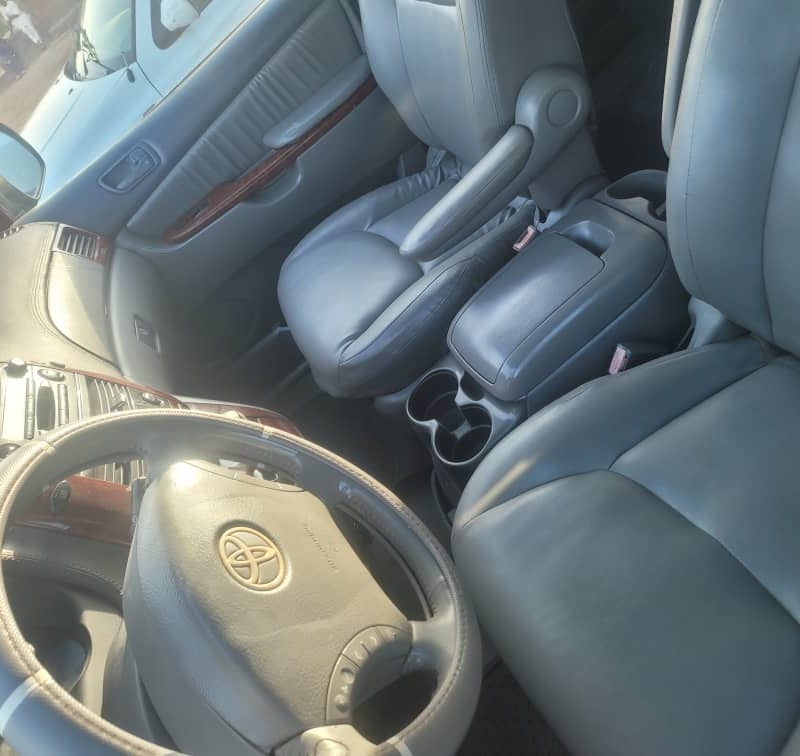 Toyota Sienna 2006 image