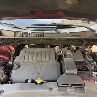 Distress sales foreign used 2014 Toyota Highlander