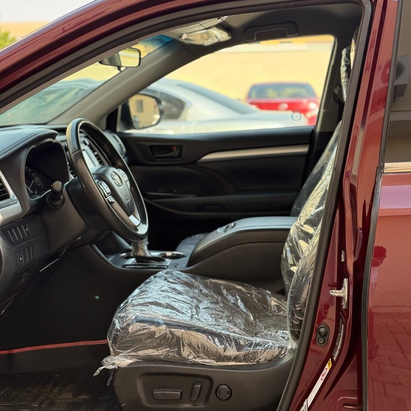 Distress sales foreign used 2014 Toyota Highlander image