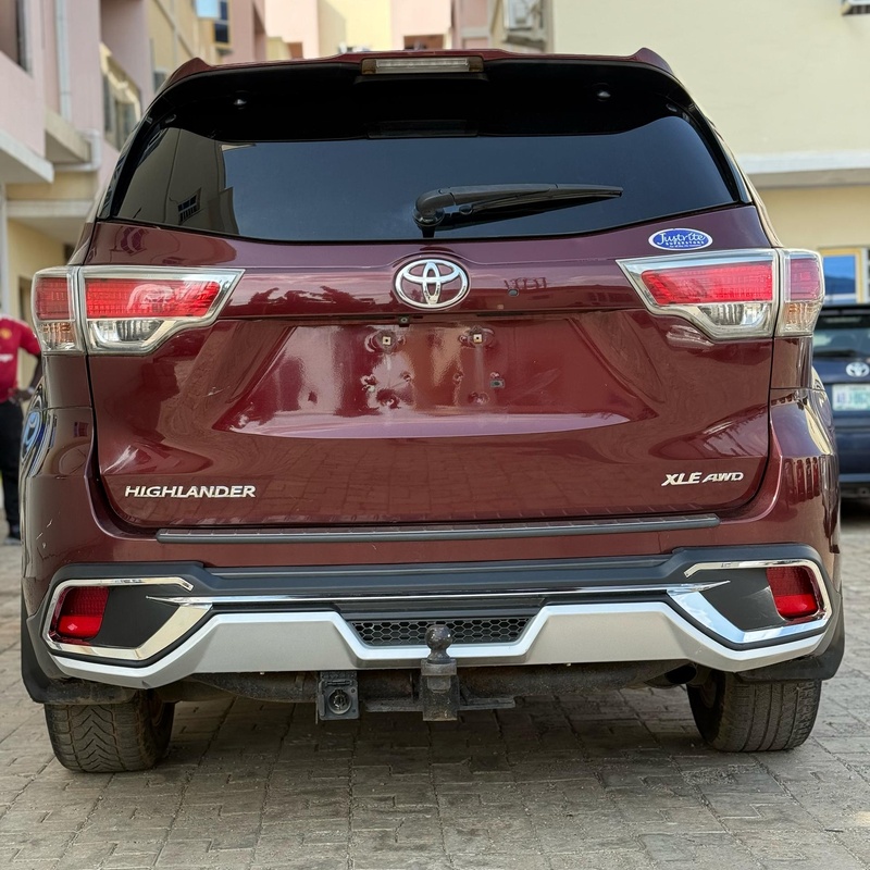 Distress sales foreign used 2014 Toyota Highlander image