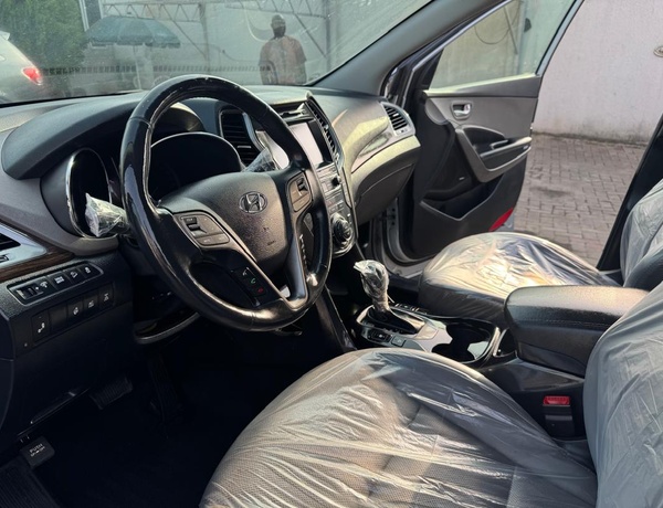 Hyundai Santa Fe 2017 In Magodo,Lagos State.