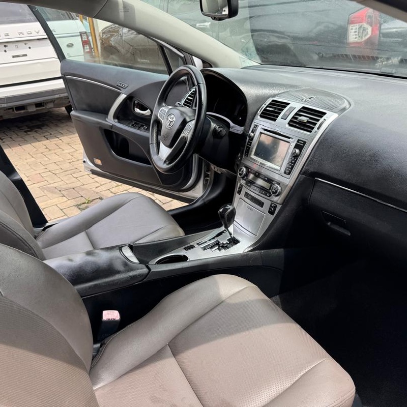 Toyota Avensis Used 2013 image