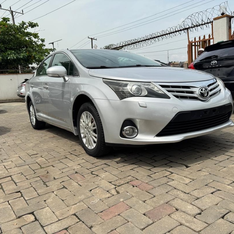 Toyota Avensis Used 2013 image