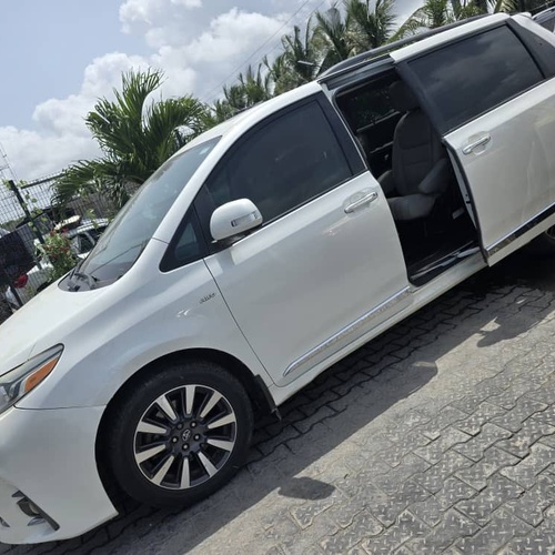 Toyota Sienna in Lekki,Lagos