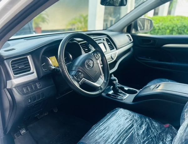 Toyota Highlander 2015 For Sale  in lagos