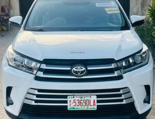 Toyota Highlander 2015 For Sale  in lagos