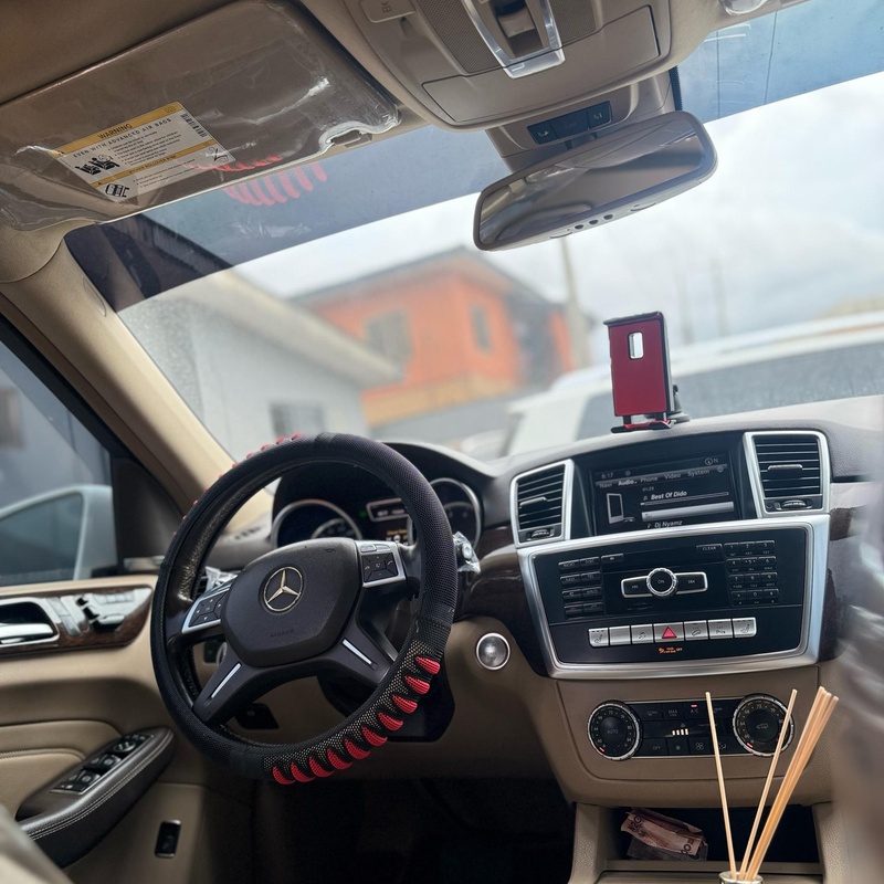 AN EXTREMELY CLEAN 2013 ML350 FIRST BODY  FULLEST OPTION (SE) image