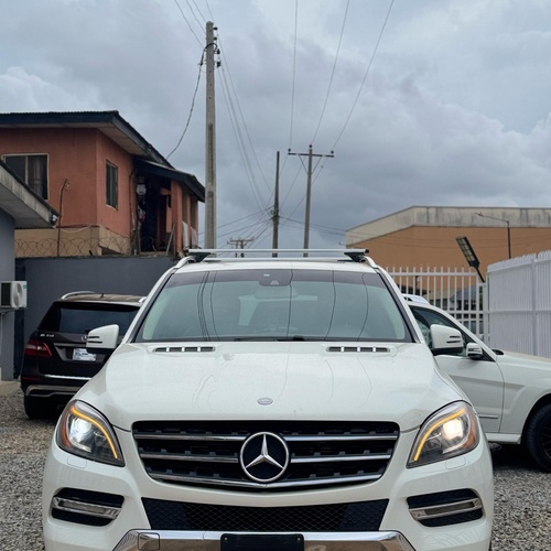 AN EXTREMELY CLEAN 2013 ML350 FIRST BODY  FULLEST OPTION (SE)