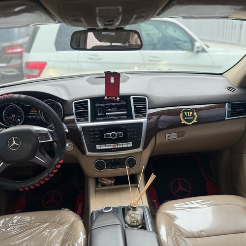AN EXTREMELY CLEAN 2013 ML350 FIRST BODY  FULLEST OPTION (SE)