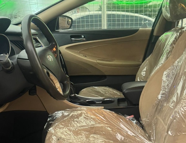 Direct Belgium standard 2012 Hyundai Sonata