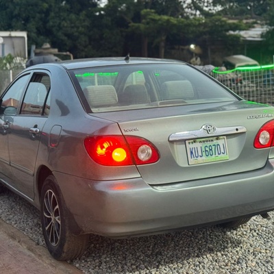 Super Sharp Toyota Corolla 2004.