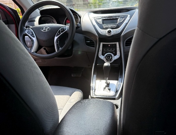 Hyundai Elantra 2012 - Red - Foreign Used