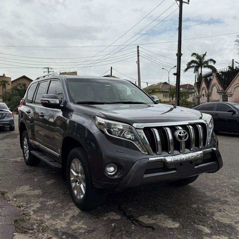 Good deal. Extremely Clean 2016 Toyota Prado image