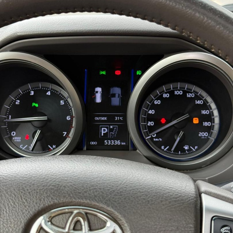 Good deal. Extremely Clean 2016 Toyota Prado image