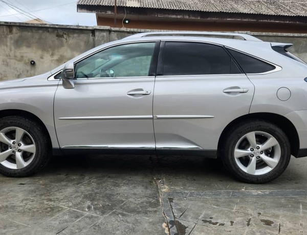 FOREIGN USED LEXUS RX350 2010 IN LAGOS