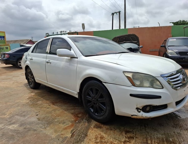 Toyota Avalon 2006 In Lagos