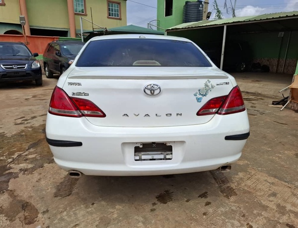 Toyota Avalon 2006 In Lagos