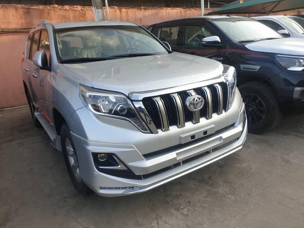Car Image 10