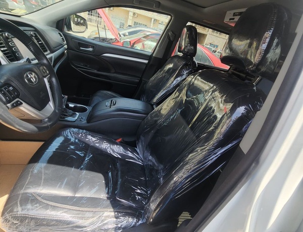 2016/017 Foreign Used Accident Free Toyota Highlander