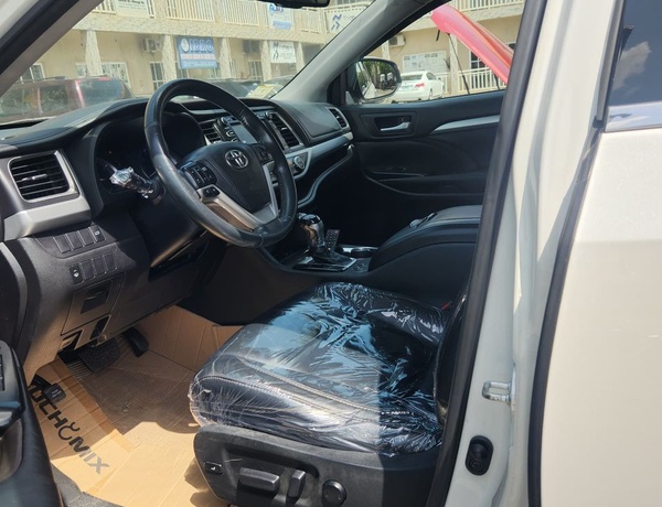 2016/017 Foreign Used Accident Free Toyota Highlander