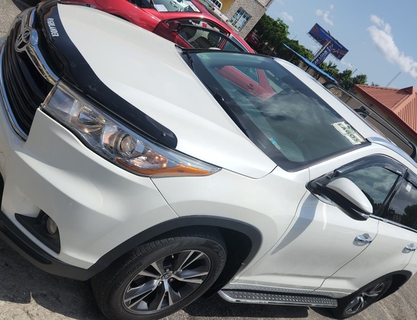 2016/017 Foreign Used Accident Free Toyota Highlander