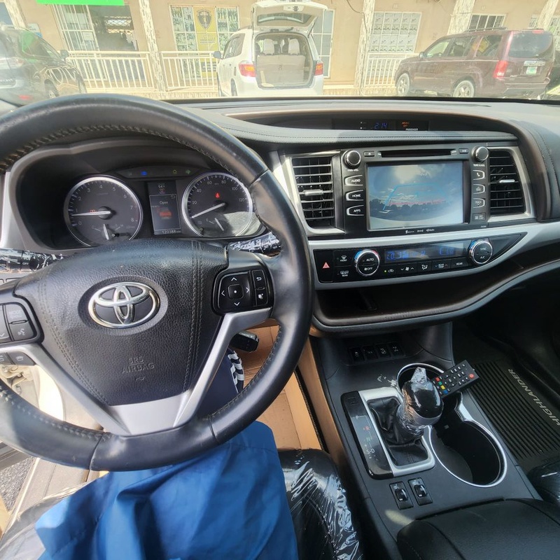 2016/017 Foreign Used Accident Free Toyota Highlander image