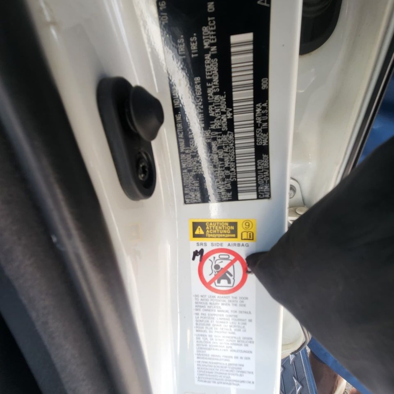 2016/017 Foreign Used Accident Free Toyota Highlander image