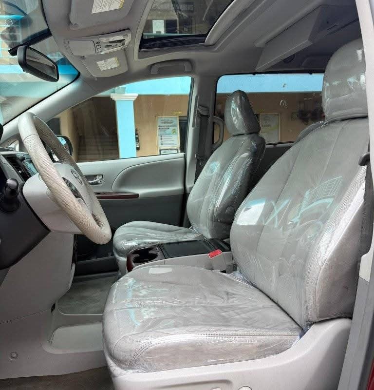 Foreign Used Toyota Sienna XLE 2012 IN EBGEDA image