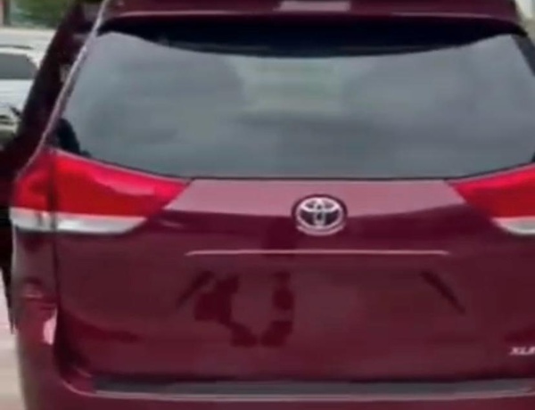Foreign Used Toyota Sienna XLE 2012 IN EBGEDA