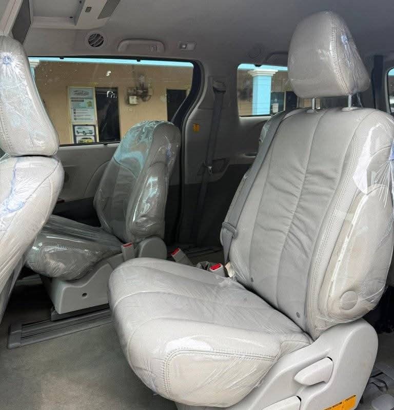 Foreign Used Toyota Sienna XLE 2012 IN EBGEDA image