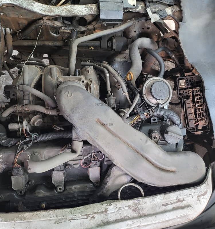 Clean Toyota Hiace Good working condition Buy & drive image