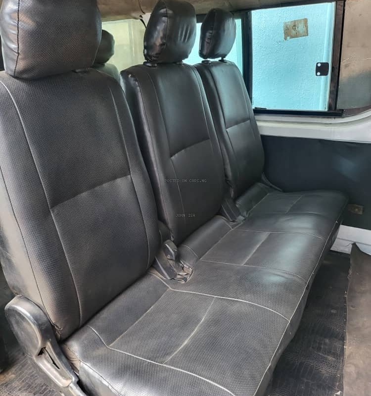 Clean Toyota Hiace Good working condition Buy & drive image