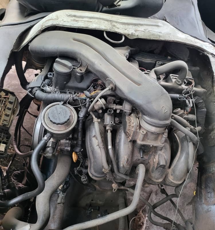 Clean Toyota Hiace Good working condition Buy & drive image