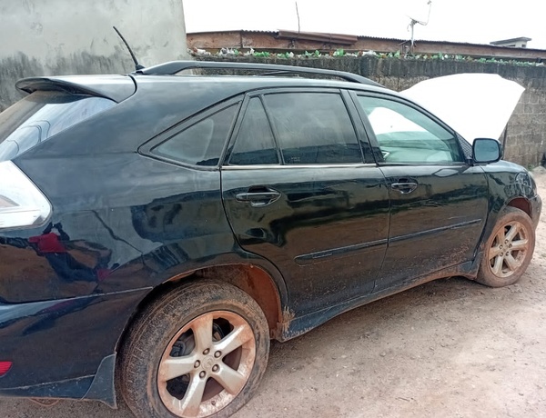 Lexus RX 330 In  ILogbo Ogun State (Fast finger)